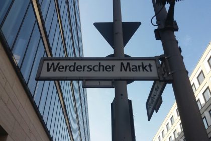 Werderscher Markt signage